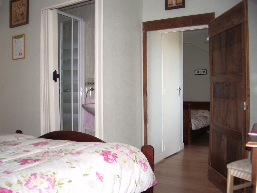 Les Glycines Bed & Breakfast Plaimpied-Givaudins Exterior foto
